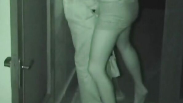 غريب صديقة يحصل مارس الجنس سكس اخوات مترجم عربي من قبل bf هومي في حين أن صديقها السجلات