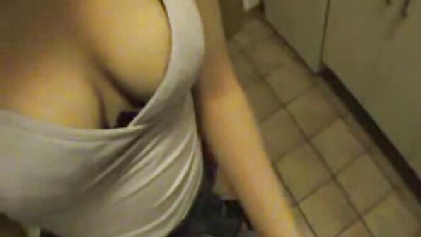 ملثمين الحلق سخيف الديك في عمق سكس مترجم اخوات له
