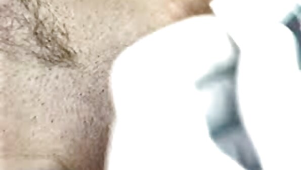 الدنماركية لويز اللسان في السرير سكس محارم مترجم اخوان في حين انها عارية