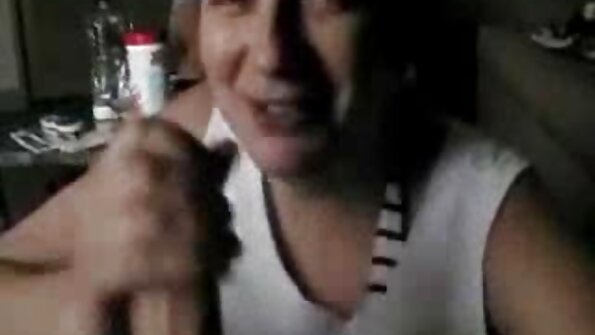 الكبار زوجين ممارسة الجنس سكس مترجم اخوات على كرسي ينتهي مع الشرج creampie
